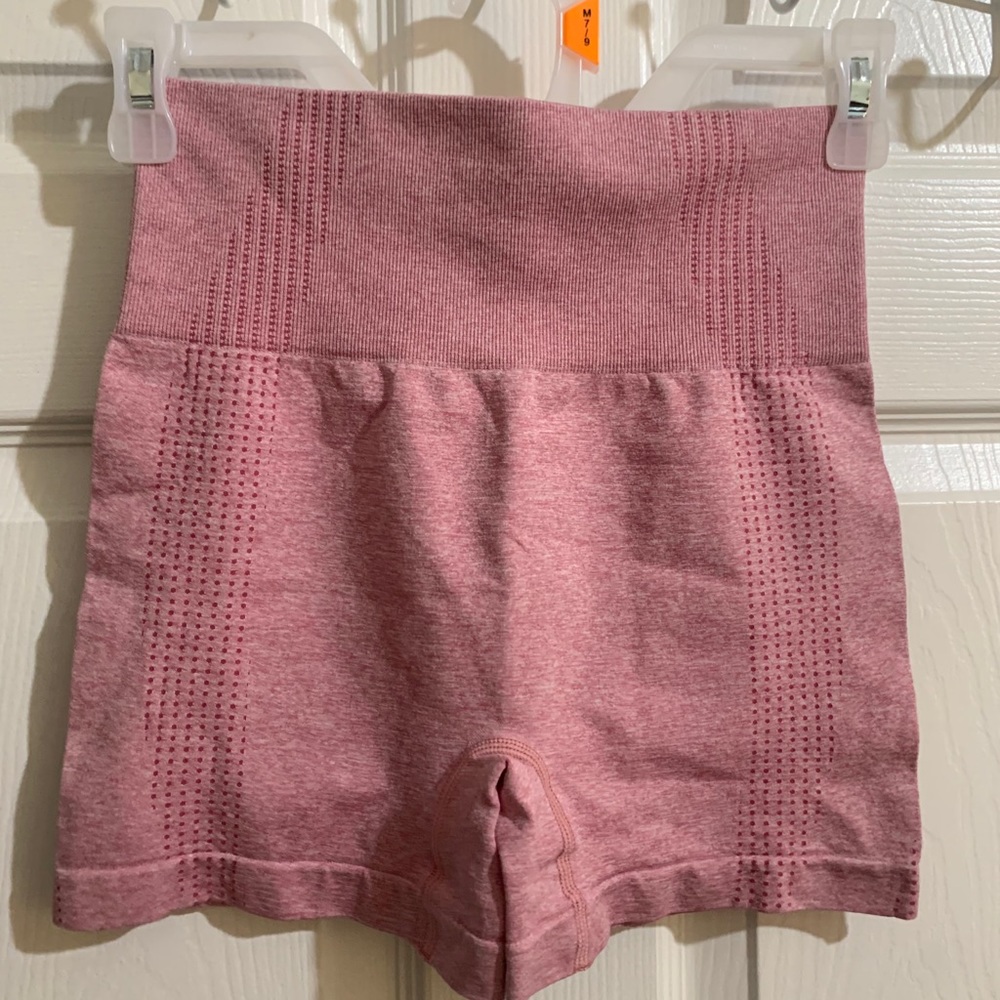 ‼️SOLD‼️ Pink gym biker shorts - Picture 6 of 7